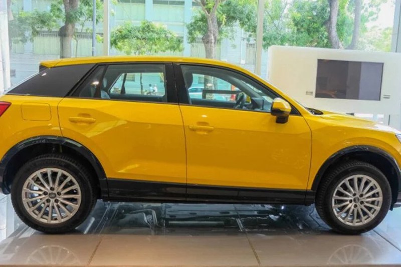Toàn cảnh Audi Q2 từ góc nghiêng
