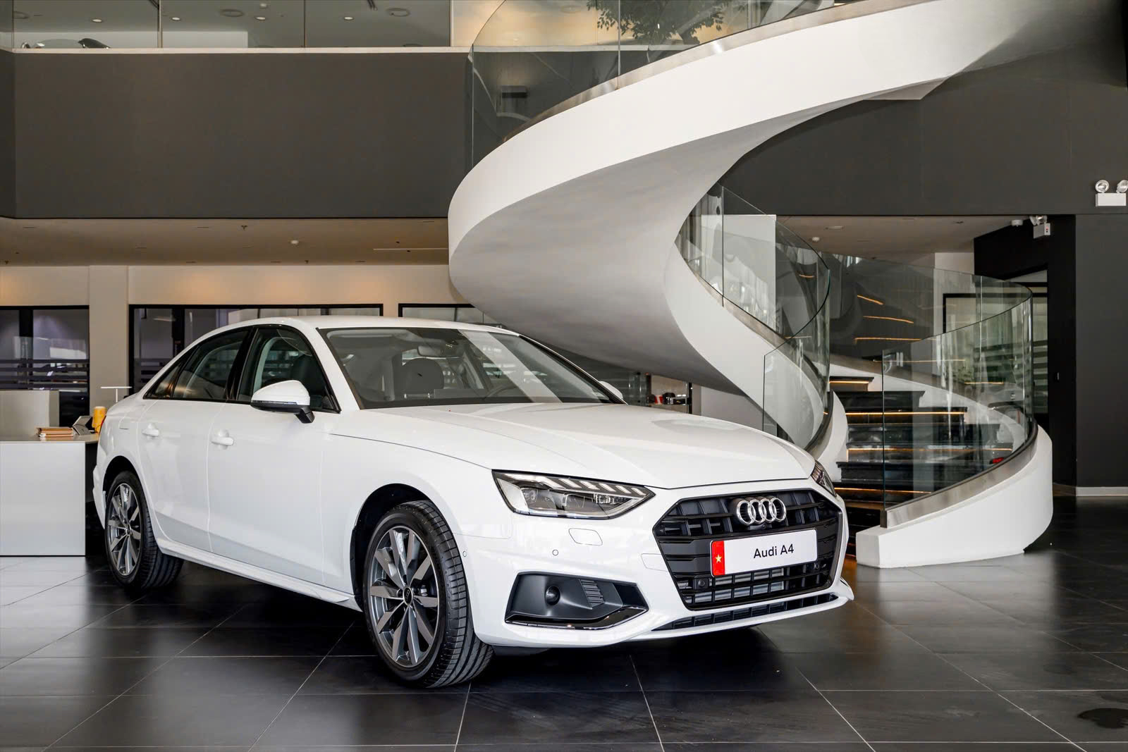 Hình ảnh Audi A4 từ góc bên