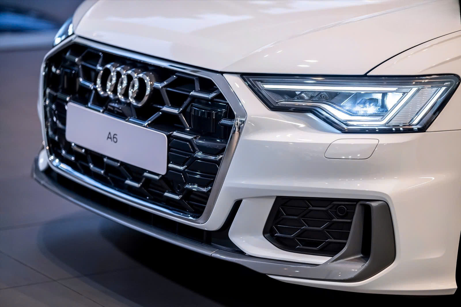 Hình ảnh Audi A6 thể hiện kiểu dáng thể thao