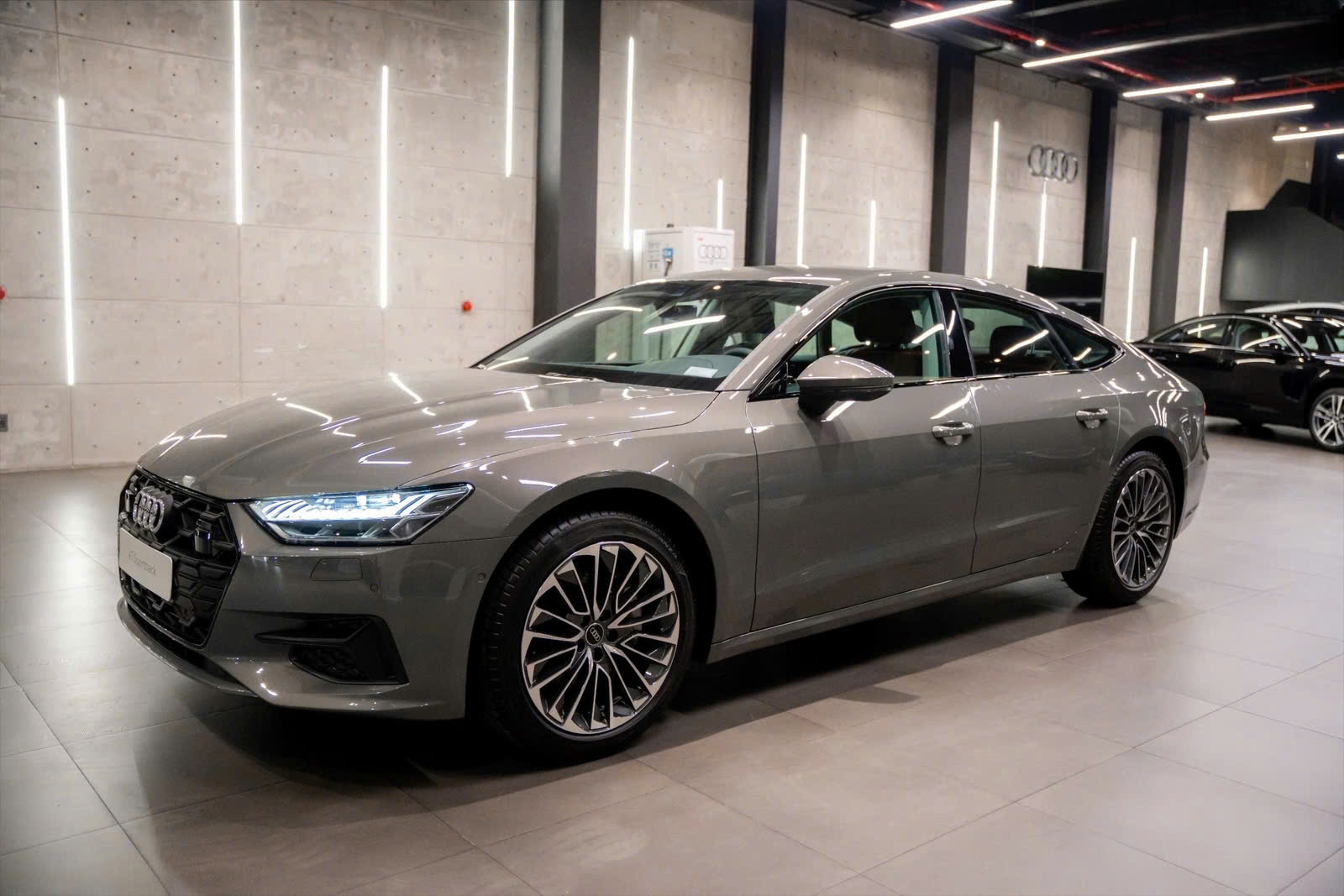 Hình ảnh Audi A7 từ góc bên