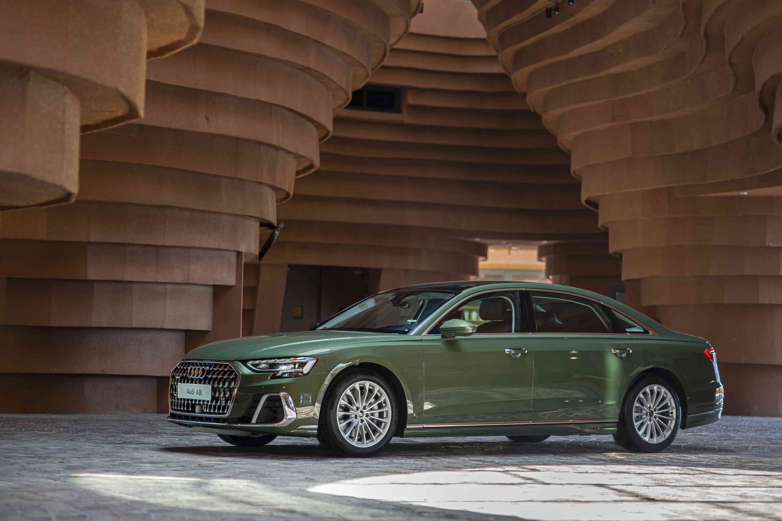 Audi A8L 55 TFSI quattro 2025