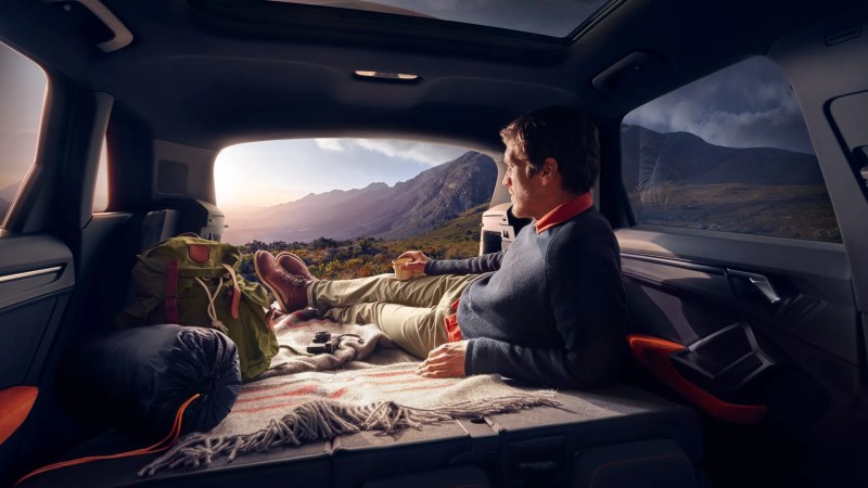 Hình ảnh Nội thất và ánh sáng đa sắc