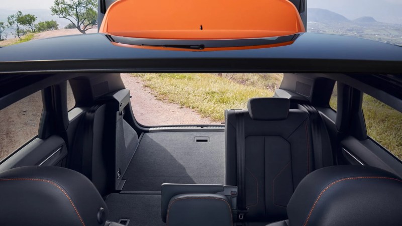 Hình ảnh khu vực MMI và khoang lái