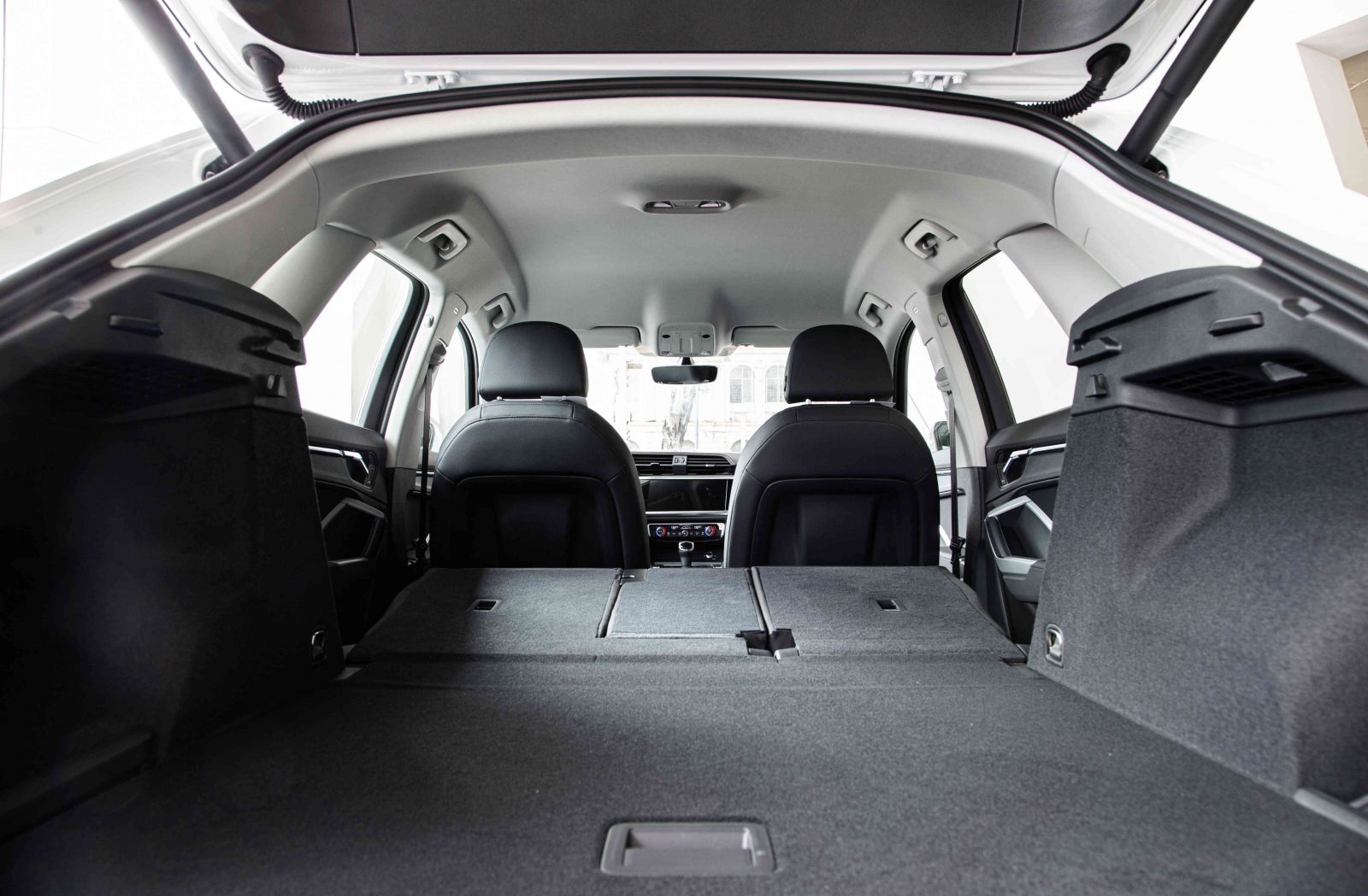 Hình ảnh Nội thất và ánh sáng đa sắc