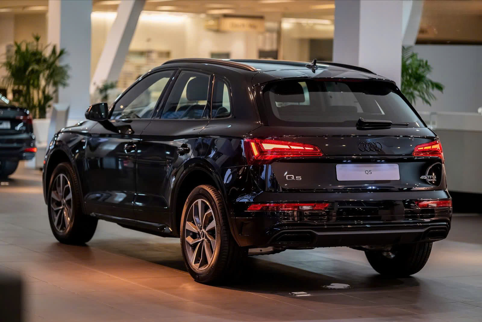 Chi tiết đuôi xe Audi Q5