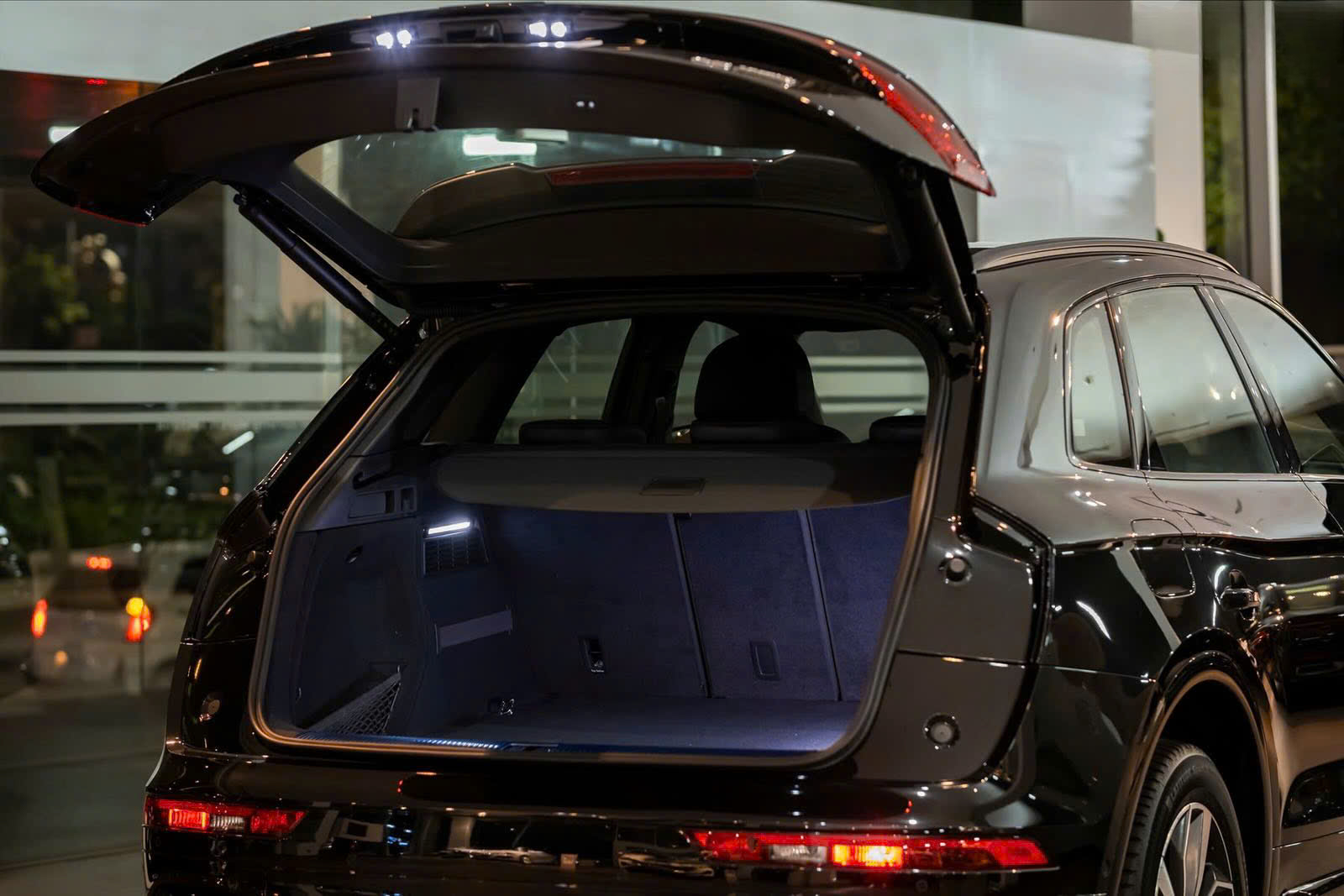 Hình ảnh tổng thể nội thất khoang lái