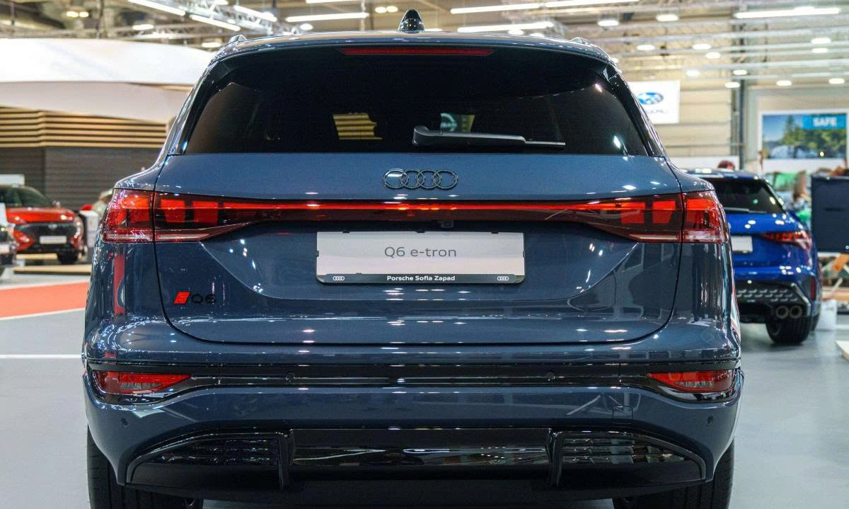 Hình ảnh đuôi xe Audi Q6 e-tron