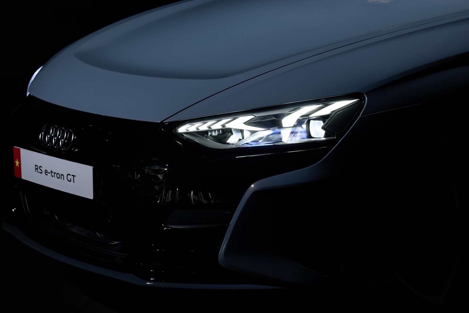 Thiết kế cụm đèn pha LED cực kỳ bắt mắt